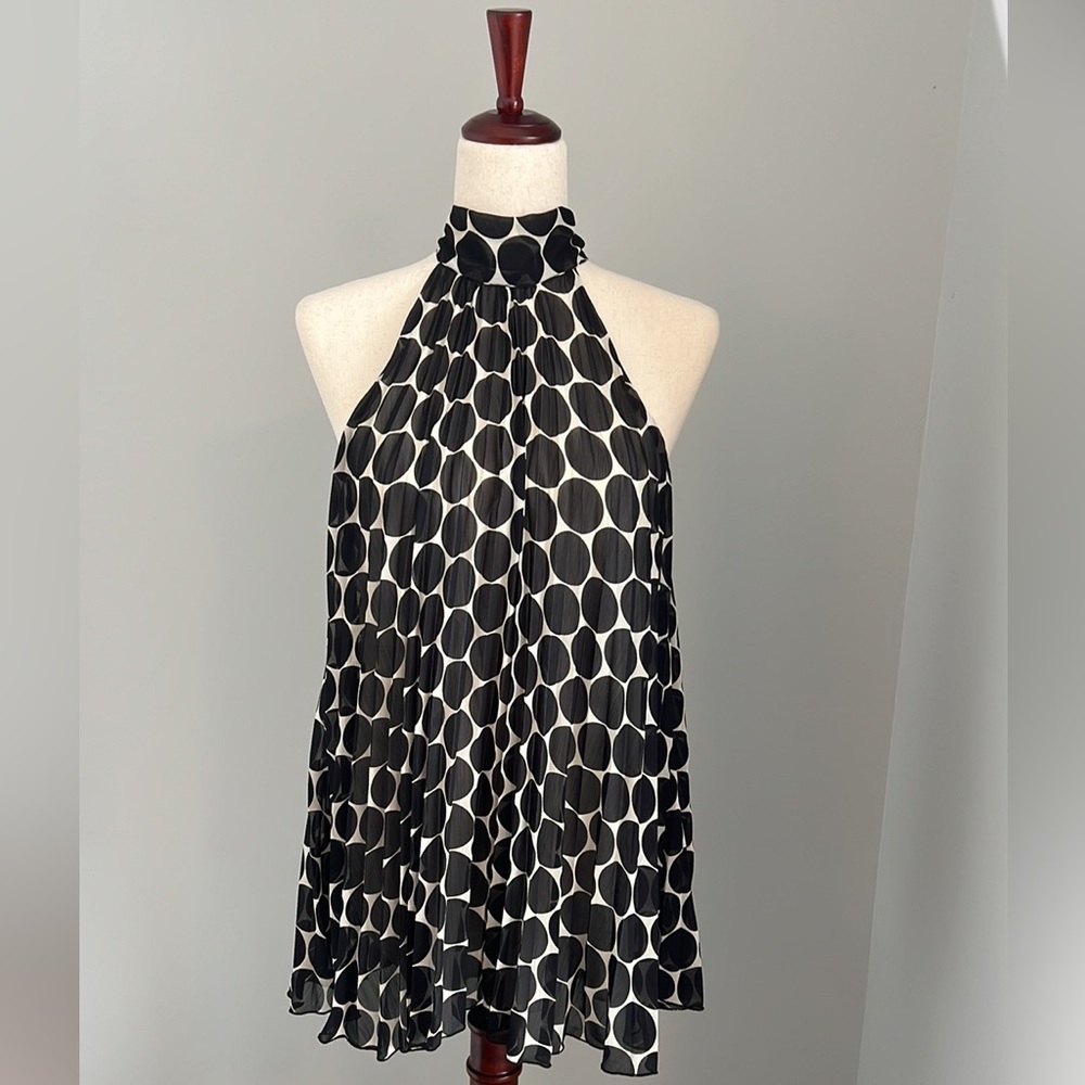 Black & White Polka Dot Sleeveless Top - Size SM Forever 21